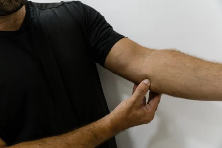 Notre blog 13 Épitrochléite: symptômes, traitement et durée de guérison